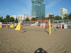 Стойки для пляжного волейбола с механизмом натяжения (с протекторами) - fgospostavki.ru - Нижневартовск